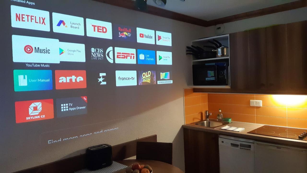 Superb View+Swim Pool+Smart Tv+Netflix+Projector Leilighet Huez Eksteriør bilde