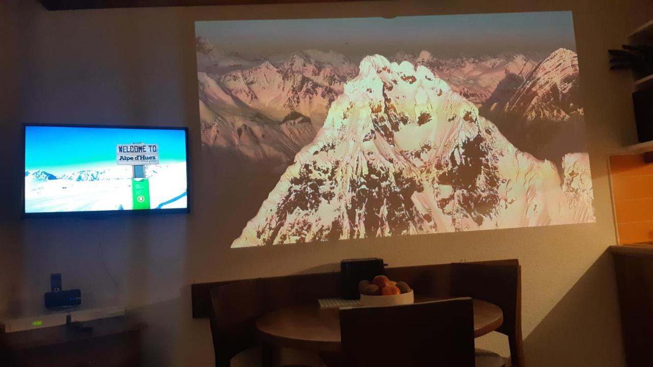 Superb View+Swim Pool+Smart Tv+Netflix+Projector Leilighet Huez Eksteriør bilde